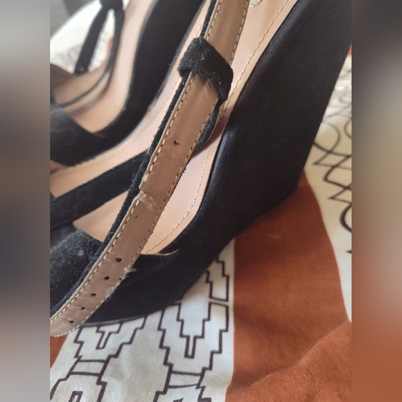 Black Sexy Ankle Strappy Size 8.5 Steve Madden Platforms - Picture 11 of 16